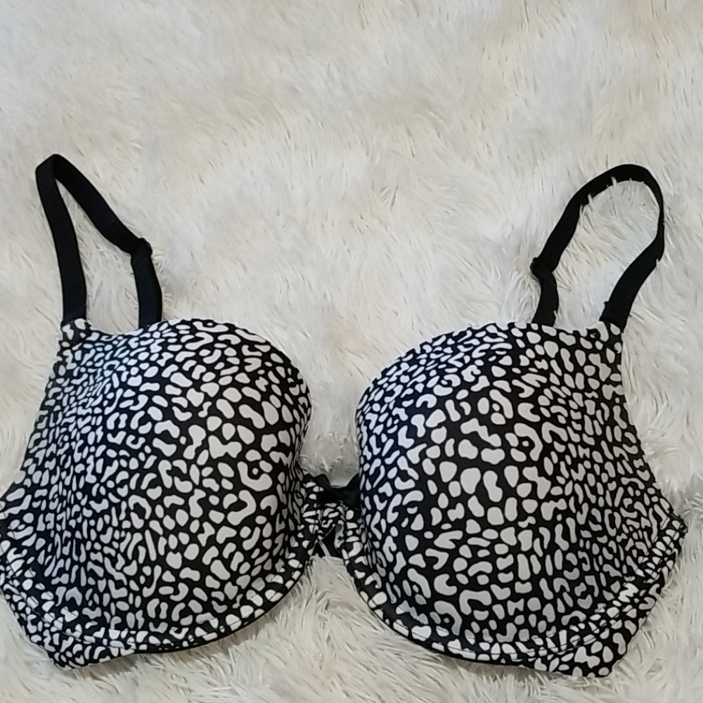 Victoria's Secret bra, size 32DD